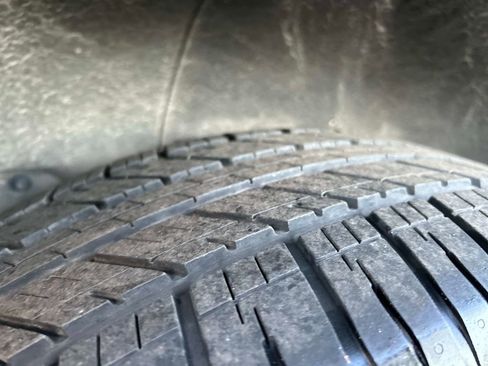 Used 2023 Chevrolet Suburban Premier image 10