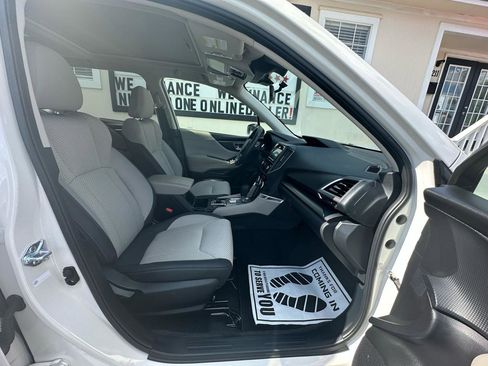 Used 2024 Subaru Forester Premium AWD/4WD image 30