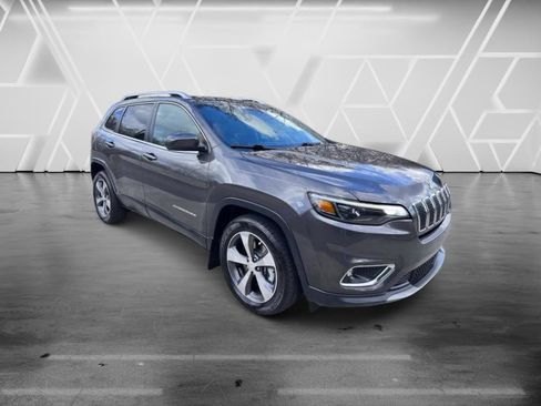 Used 2019 Jeep Cherokee Limited w/ Luxury Group FWD image 4