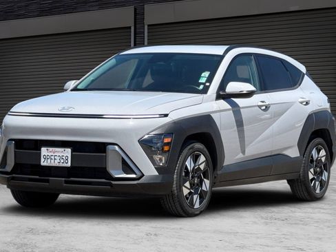 Used 2025 Hyundai Kona SEL FWD image 9