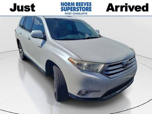 Used 2013 Toyota Highlander Limited FWD image 1