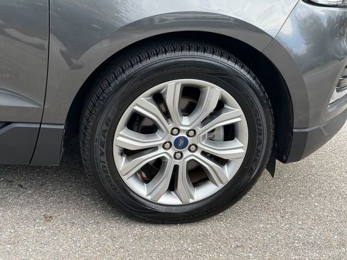 Used 2019 Ford Edge Titanium FWD image 9