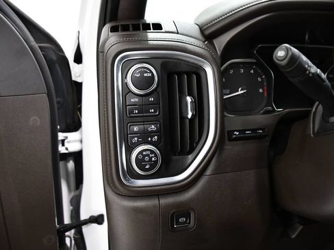 Used 2021 GMC Sierra 1500 Denali w/ Technology Package AWD/4WD image 11