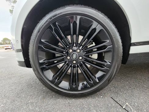 Used 2025 Land Rover Range Rover Velar Dynamic HSE image 17