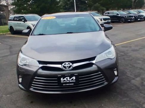 Used 2017 Toyota Camry LE image 6