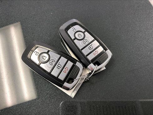 Certified 2022 Ford Expedition Max Limited image 9