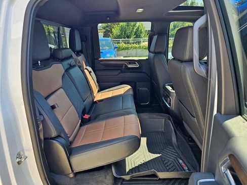 Used 2025 Chevrolet Silverado 2500 High Country w/ High Country Premium Package AWD/4WD image 12