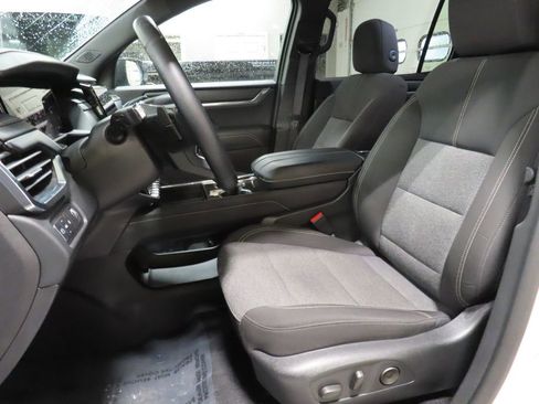 Used 2025 GMC Acadia Elevation image 28