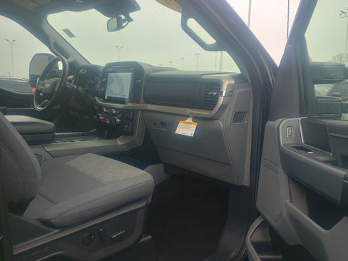 Certified 2022 Ford F150 XLT w/ Equipment Group 302A High image 17