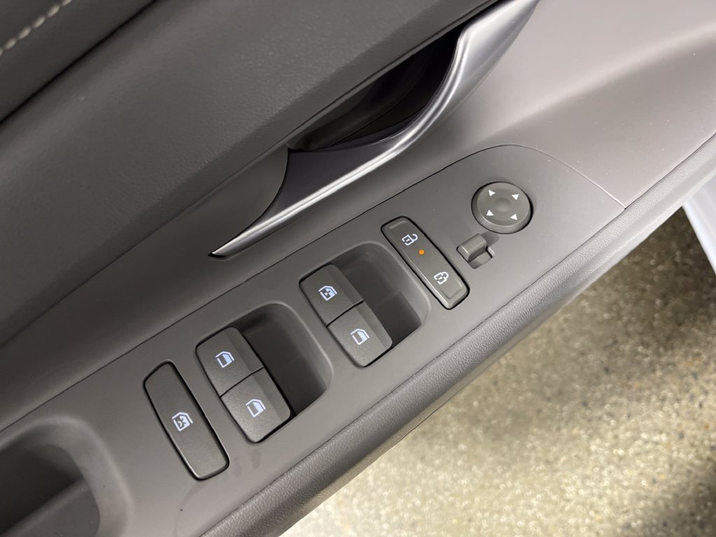 Certified 2025 Hyundai Elantra SEL FWD image 19