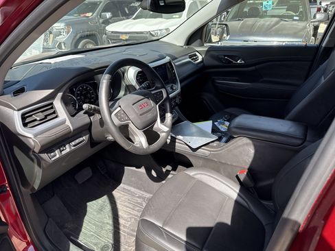 Used 2023 GMC Acadia SLT w/ Elevation Edition image 6