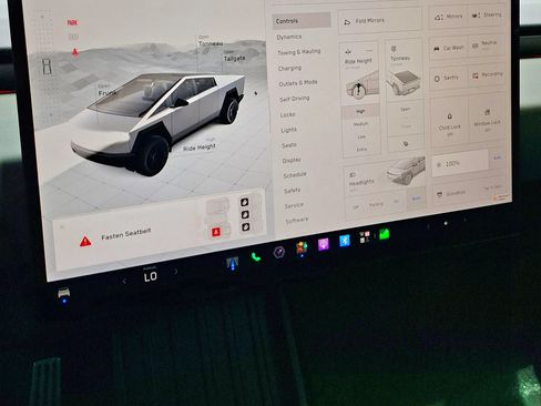 Used 2025 Tesla Cybertruck AWD Crew Cab image 21