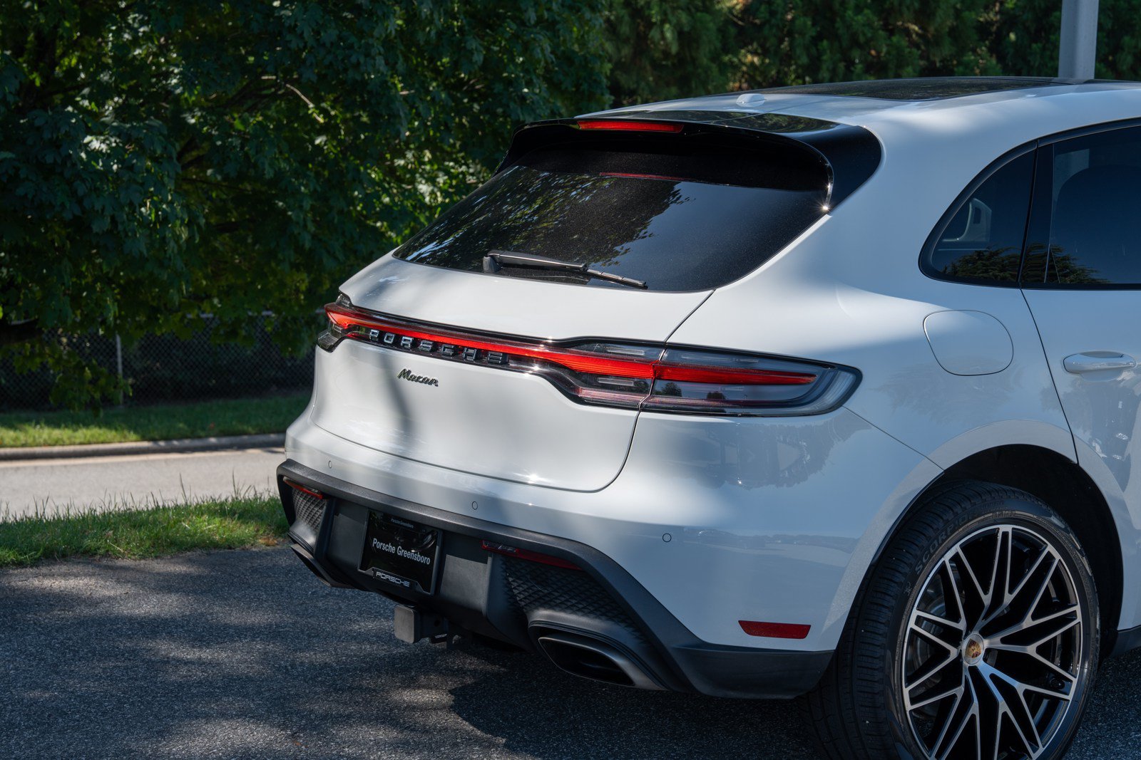 Certified 2026 Porsche Macan AWD/4WD image 13