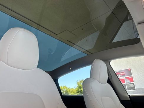 Used 2023 Tesla Model Y Long Range AWD/4WD image 16