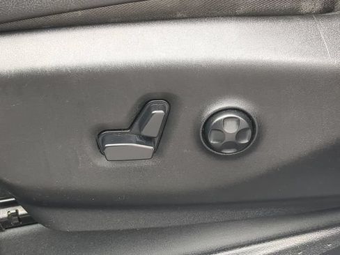 Used 2021 Chrysler Pacifica Touring-L w/ Premium & Safety Sphere Group FWD image 24