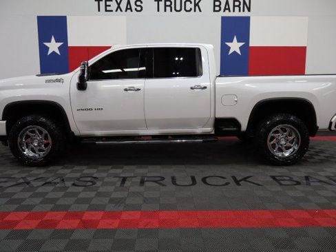 Used 2020 Chevrolet Silverado 2500 High Country w/ Technology Package AWD/4WD image 1