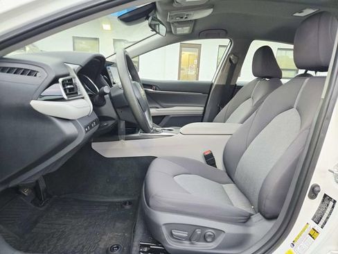 Used 2021 Toyota Camry LE FWD image 8