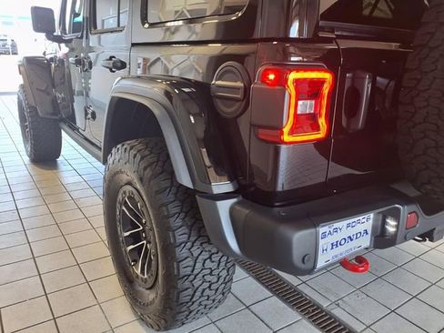 Used 2025 Jeep Wrangler Unlimited Rubicon AWD/4WD image 22