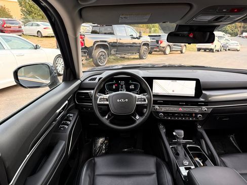 Used 2025 Kia Telluride S FWD image 28