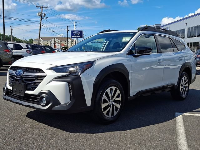 Used 2025 Subaru Outback Premium AWD/4WD image 3