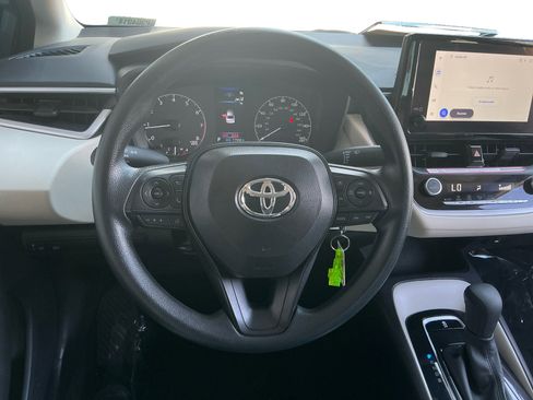 Used 2025 Toyota Corolla LE FWD image 12