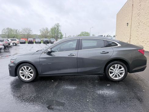Used 2018 Chevrolet Malibu LT FWD image 4