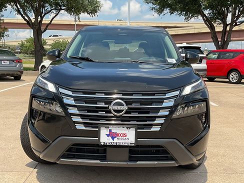 Used 2025 Nissan Rogue SV FWD image 2