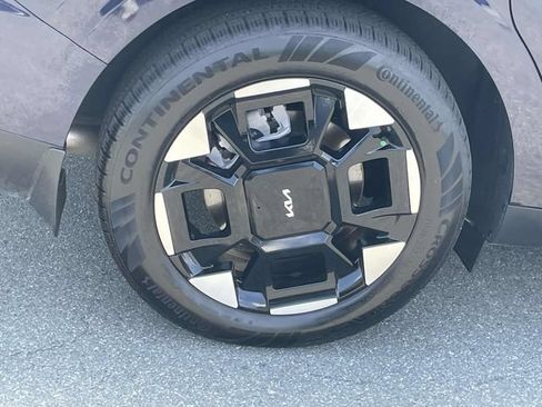 Certified 2026 Kia Carnival EX FWD image 12