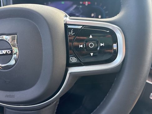 Used 2023 Volvo XC60 B5 Ultimate w/ Protection Package Premier image 25