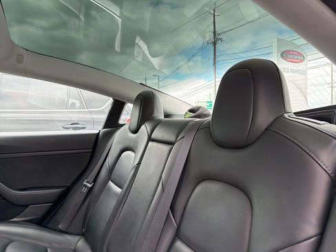 Used 2020 Tesla Model 3 Standard Range Plus image 11