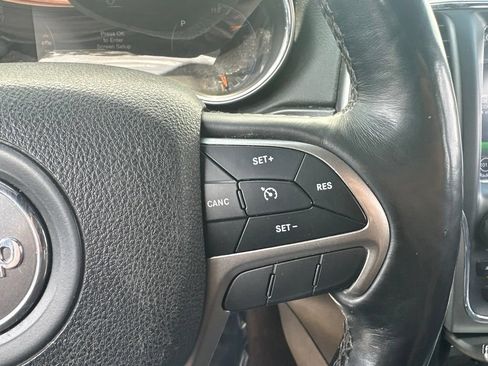 Used 2018 Jeep Grand Cherokee Altitude AWD/4WD image 37