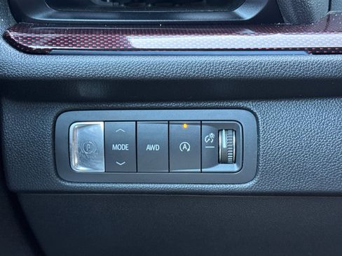 Used 2025 Chevrolet Traverse Z71 image 43