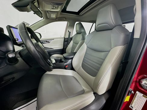 Used 2023 Toyota RAV4 XLE Premium AWD/4WD image 22