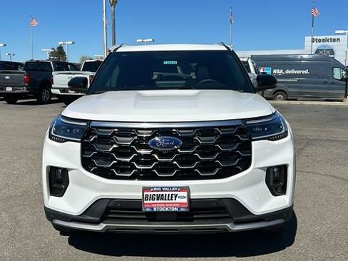 New 2026 Ford Explorer Platinum RWD image 8