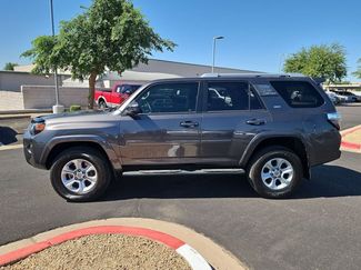 Used 2018 Toyota 4Runner SR5 AWD/4WD video 3