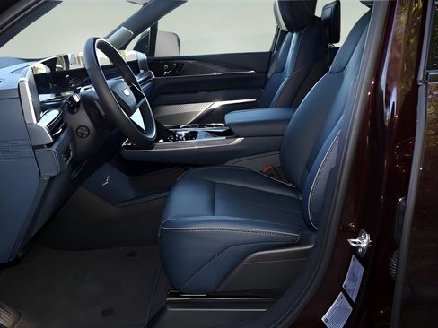 Used 2025 Cadillac Escalade IQ Luxury 2 AWD/4WD image 12