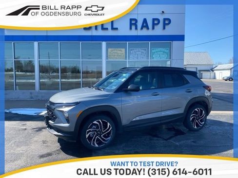 Used 2025 Chevrolet TrailBlazer RS w/ Convenience Package image 1