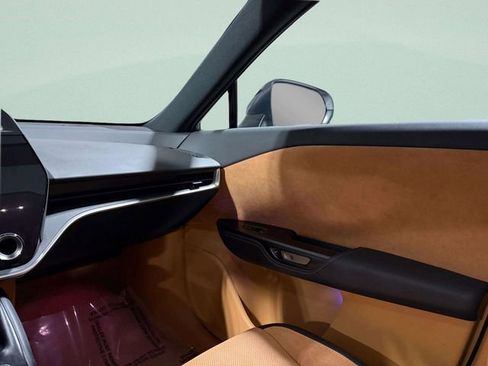 Used 2023 Lexus RZ 450e Premium image 13