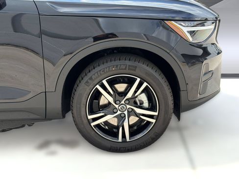 New 2026 Volvo XC40 B5 Core w/ Climate Package AWD/4WD image 12