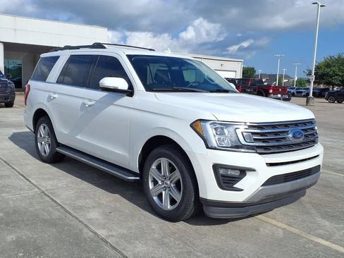 Used 2020 Ford Expedition XLT w/ Equipment Group 202A RWD image 3