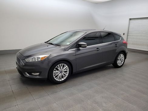 Used 2018 Ford Focus Titanium FWD image 2