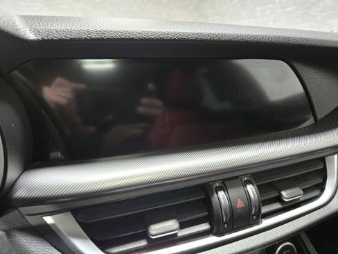 Used 2022 Alfa Romeo Stelvio Veloce image 21