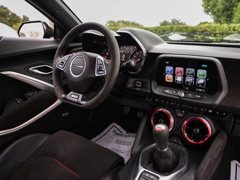 Used 2017 Chevrolet Camaro ZL1 RWD image 15