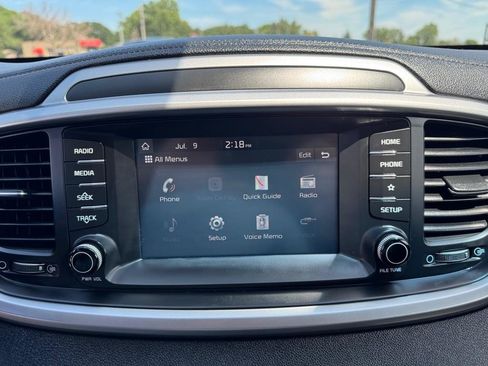 Used 2020 Kia Sorento AWD V6 image 36
