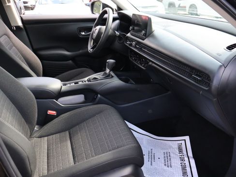 Used 2025 Honda HR-V LX image 7