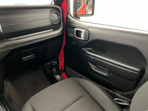 Used 2024 Jeep Wrangler Unlimited Rubicon 4xe image 10