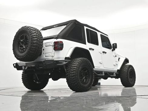 Used 2023 Jeep Wrangler Unlimited Sahara w/ Cold Weather Group AWD/4WD image 41