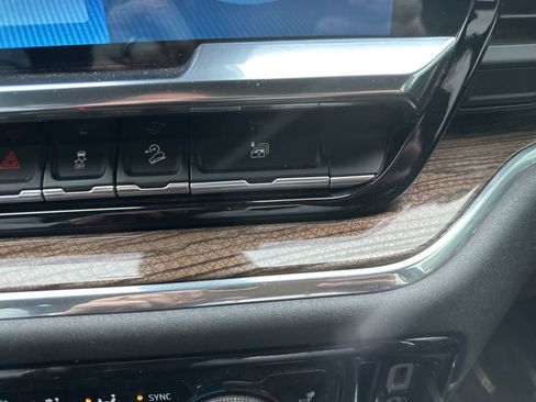 Used 2024 Chevrolet Silverado 1500 LT Trail Boss w/ LT Trail Boss Premium Package AWD/4WD image 22