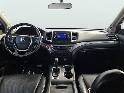 Certified 2017 Honda Ridgeline RTL image 3