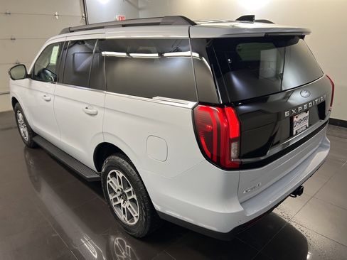 New 2026 Ford Expedition Active image 4